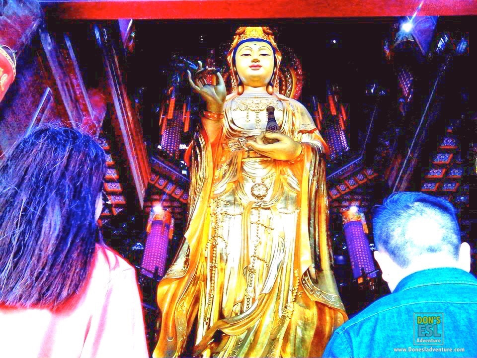 Giant indoor statue in Suzhou, China